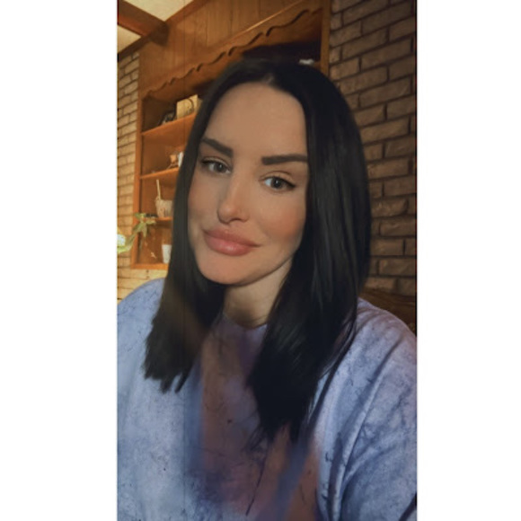 Meet your Posher, Ashleigh - Picture 1 of 1